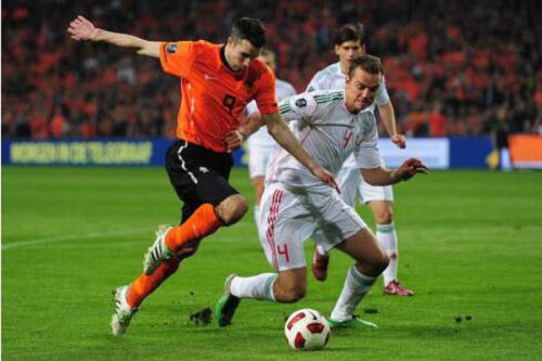 欧冠前瞻：火力全开VS防线危机！法兰克福迎战利物浦，谁能止颓反弹？  